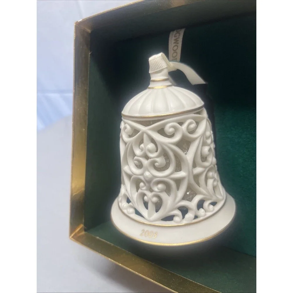 Rare Wedgwood Ornament Annual Pierced Bell 2003 Porcelain New In Original Box EC
